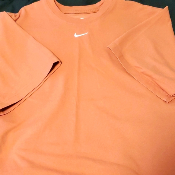 Nike box tee; orange; size XL womens - Picture 3 of 3